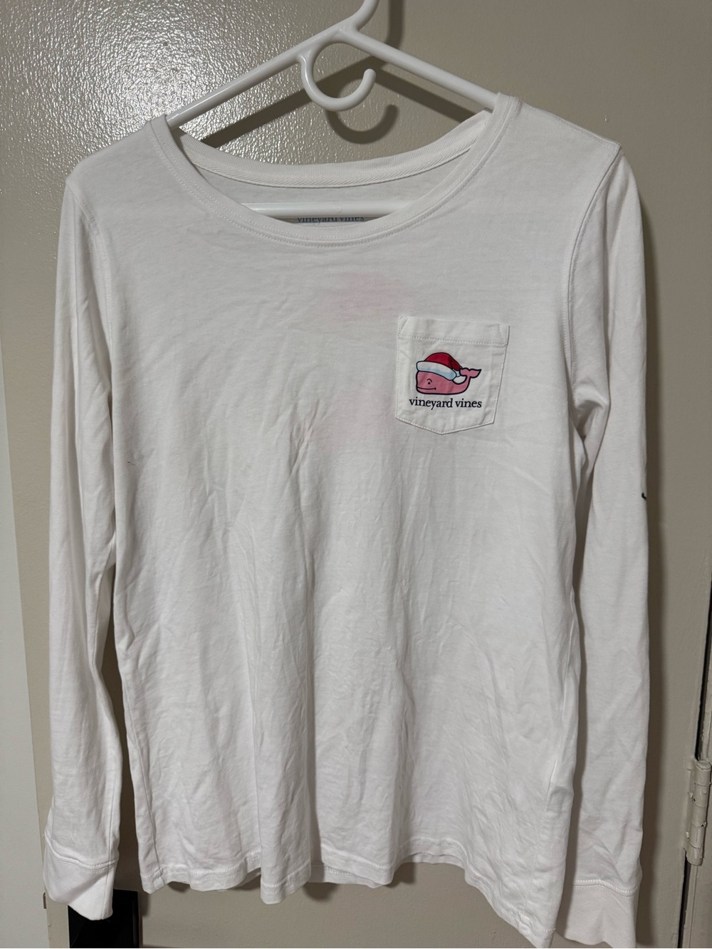 Vineyard Vines White Long-Sleeve Pocket Tee with Christmas Pink Whale- Small
